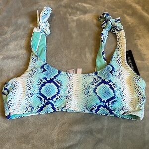 BNWT bikini top small